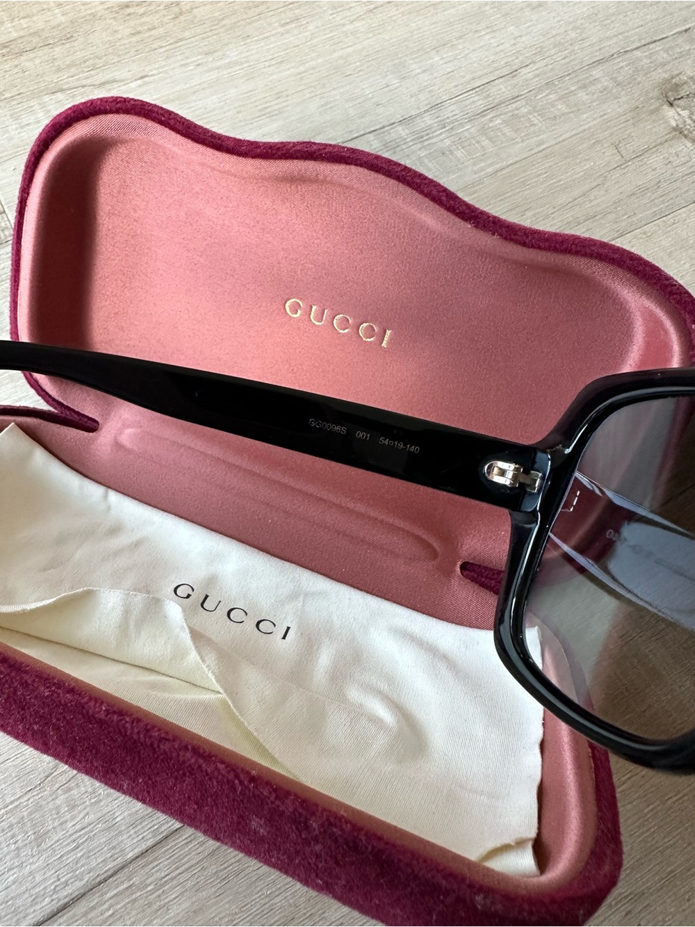 Gucci Women’s Black Oversized Square Sunglasses with Gradient Lenses - Picture 6 of 7